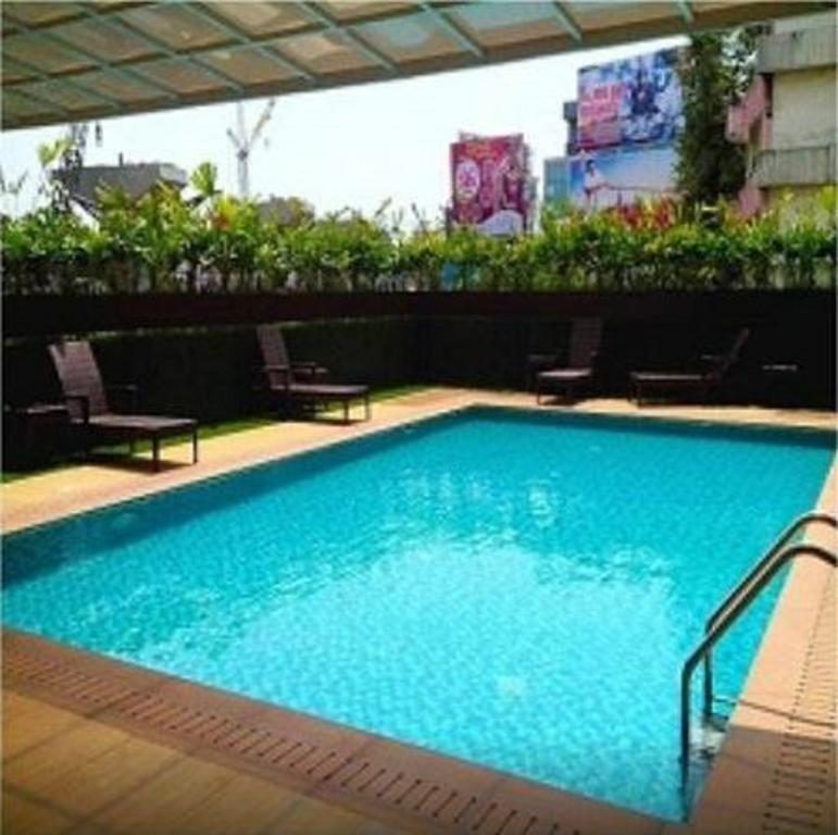 The Pgs Vedanta Hotel Kochi Екстериор снимка