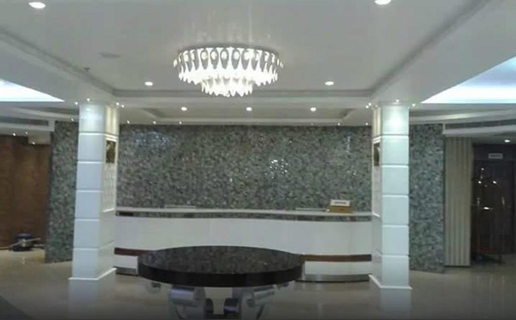 The Pgs Vedanta Hotel Kochi Екстериор снимка