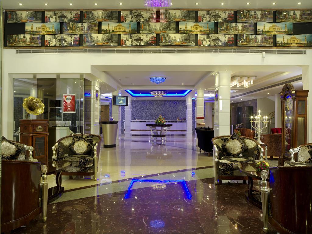 The Pgs Vedanta Hotel Kochi Екстериор снимка