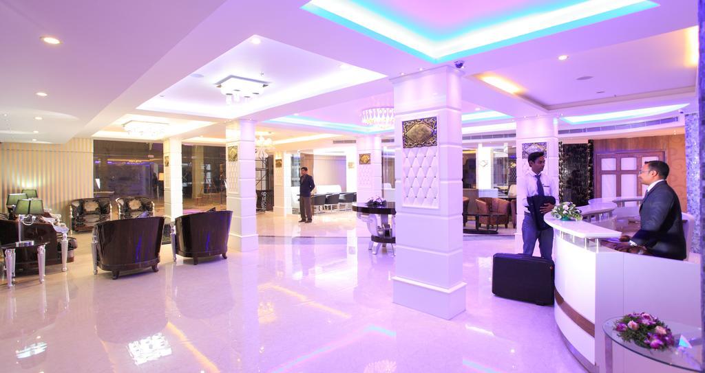 The Pgs Vedanta Hotel Kochi Екстериор снимка