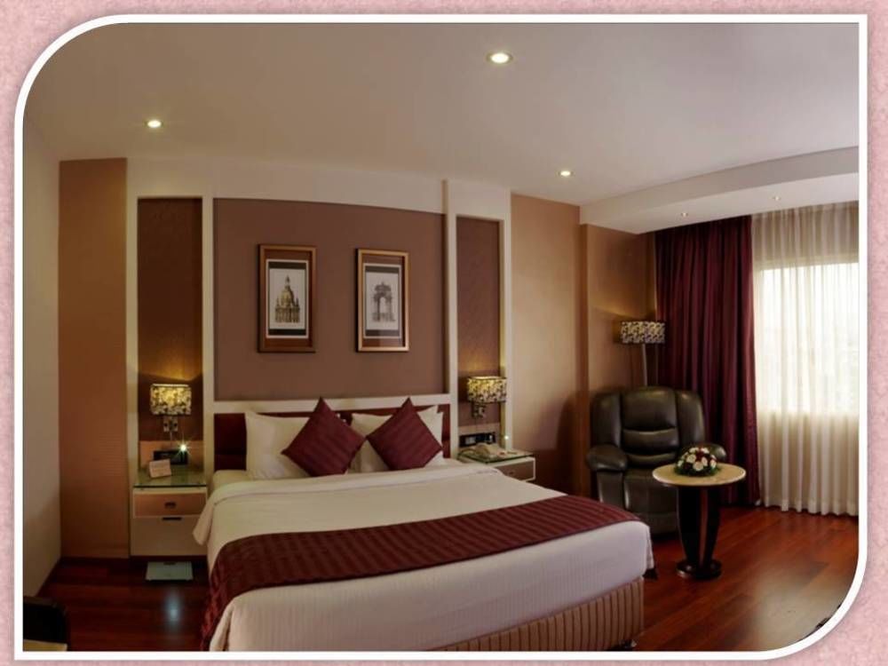 The Pgs Vedanta Hotel Kochi Екстериор снимка