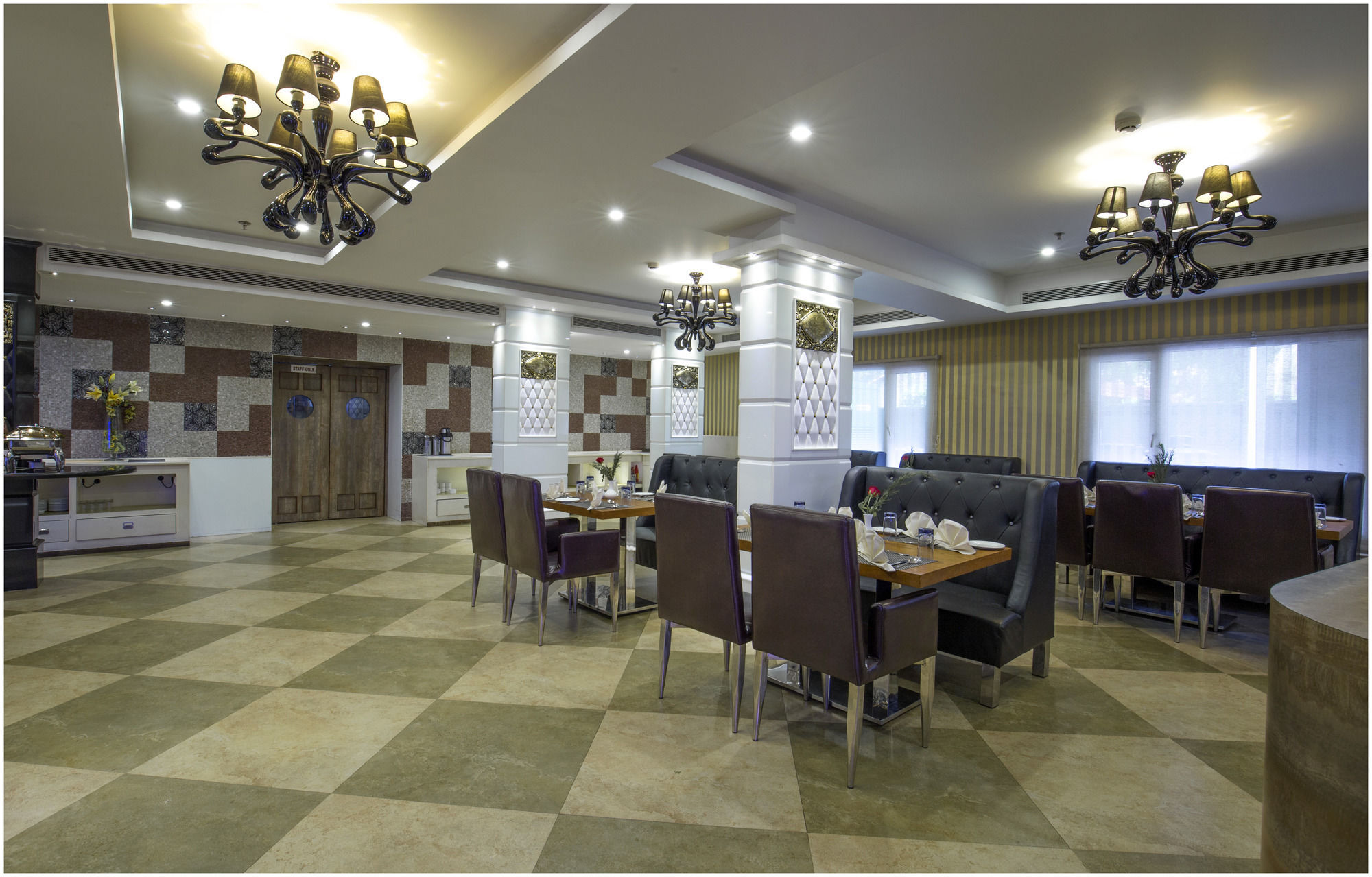 The Pgs Vedanta Hotel Kochi Екстериор снимка