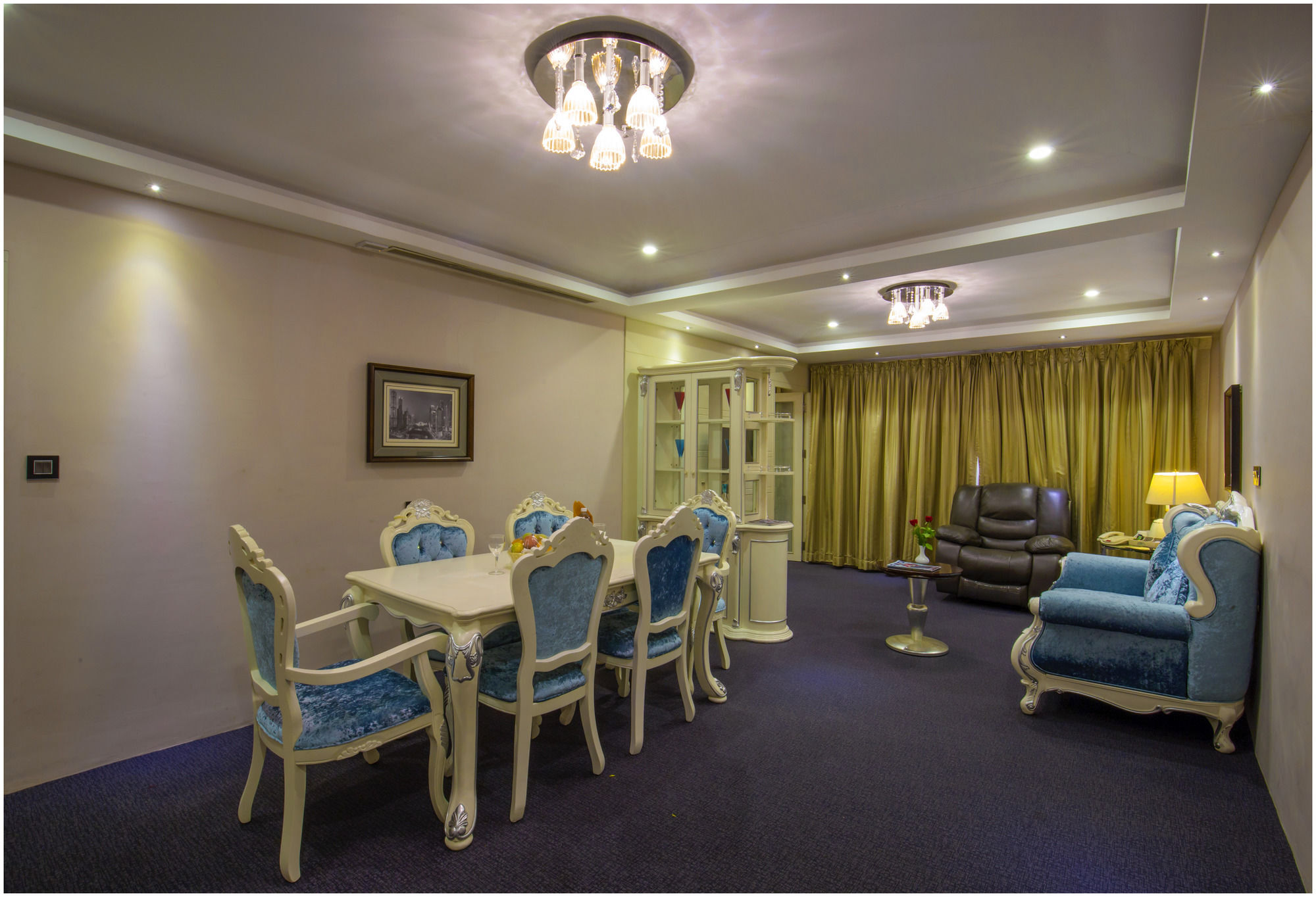 The Pgs Vedanta Hotel Kochi Екстериор снимка