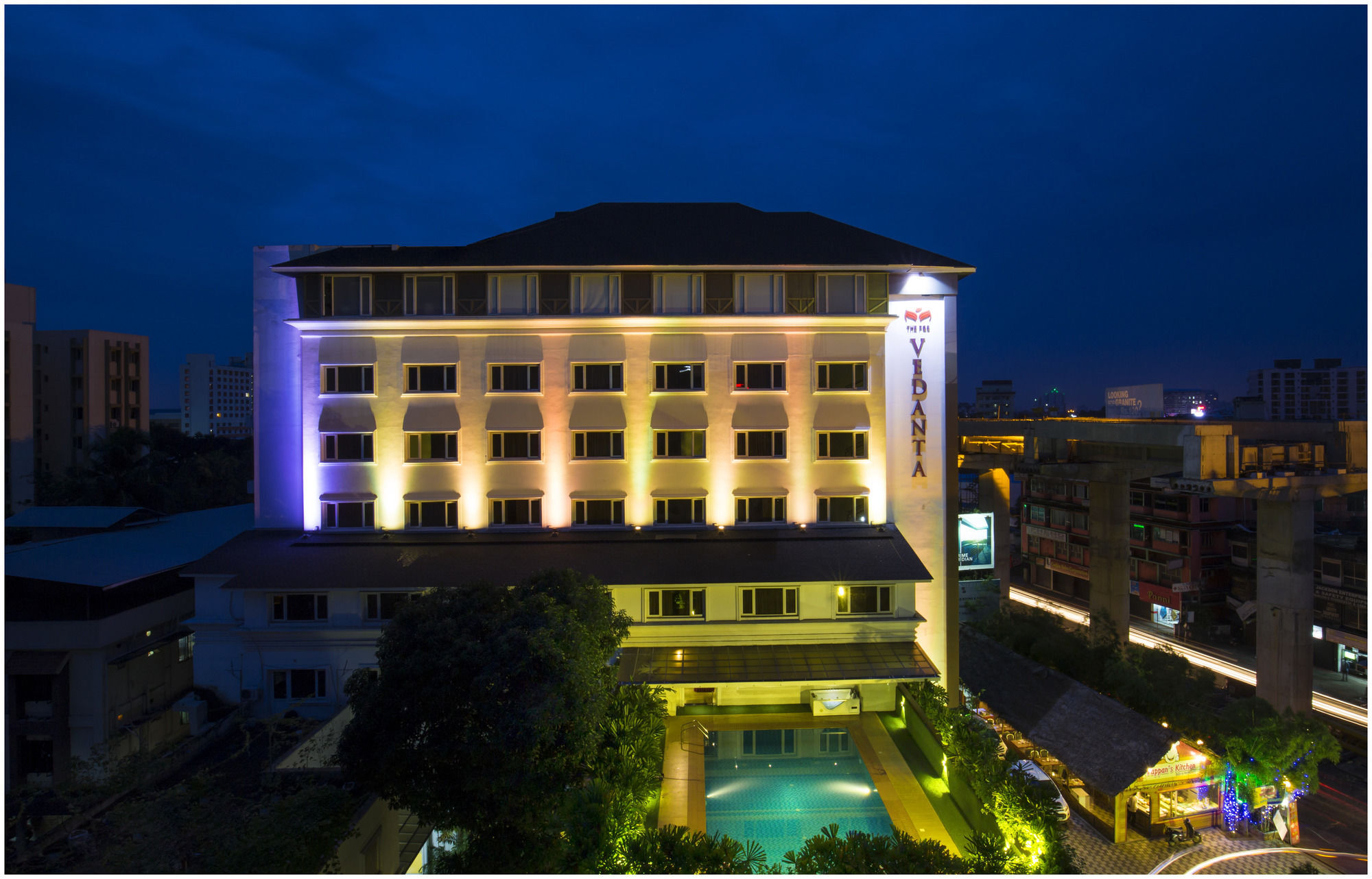 The Pgs Vedanta Hotel Kochi Екстериор снимка