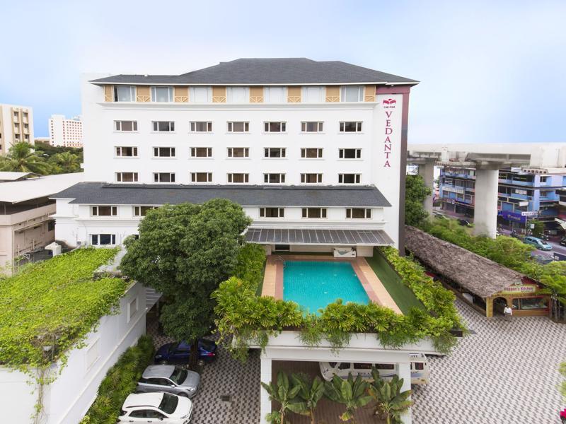The Pgs Vedanta Hotel Kochi Екстериор снимка