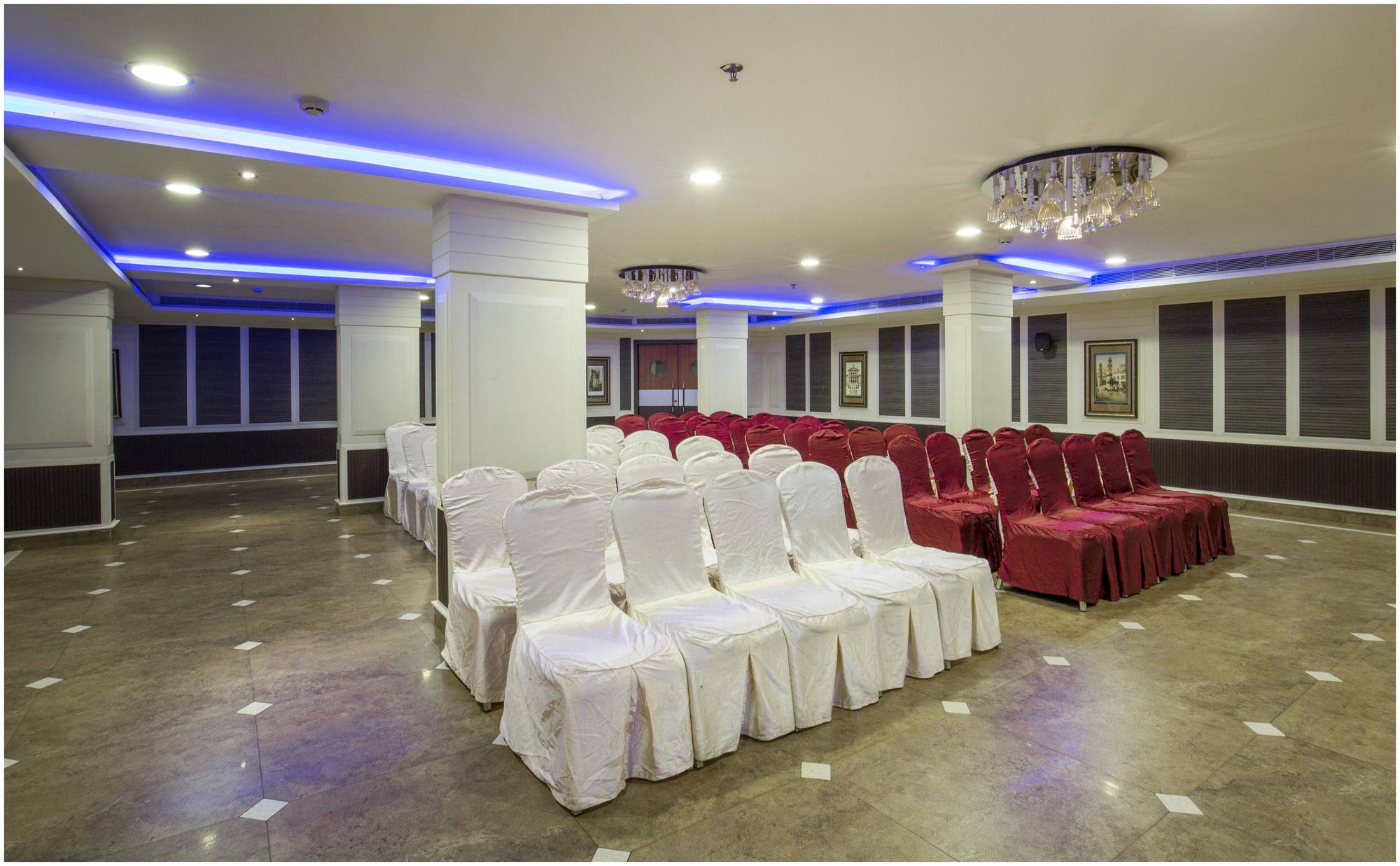 The Pgs Vedanta Hotel Kochi Екстериор снимка