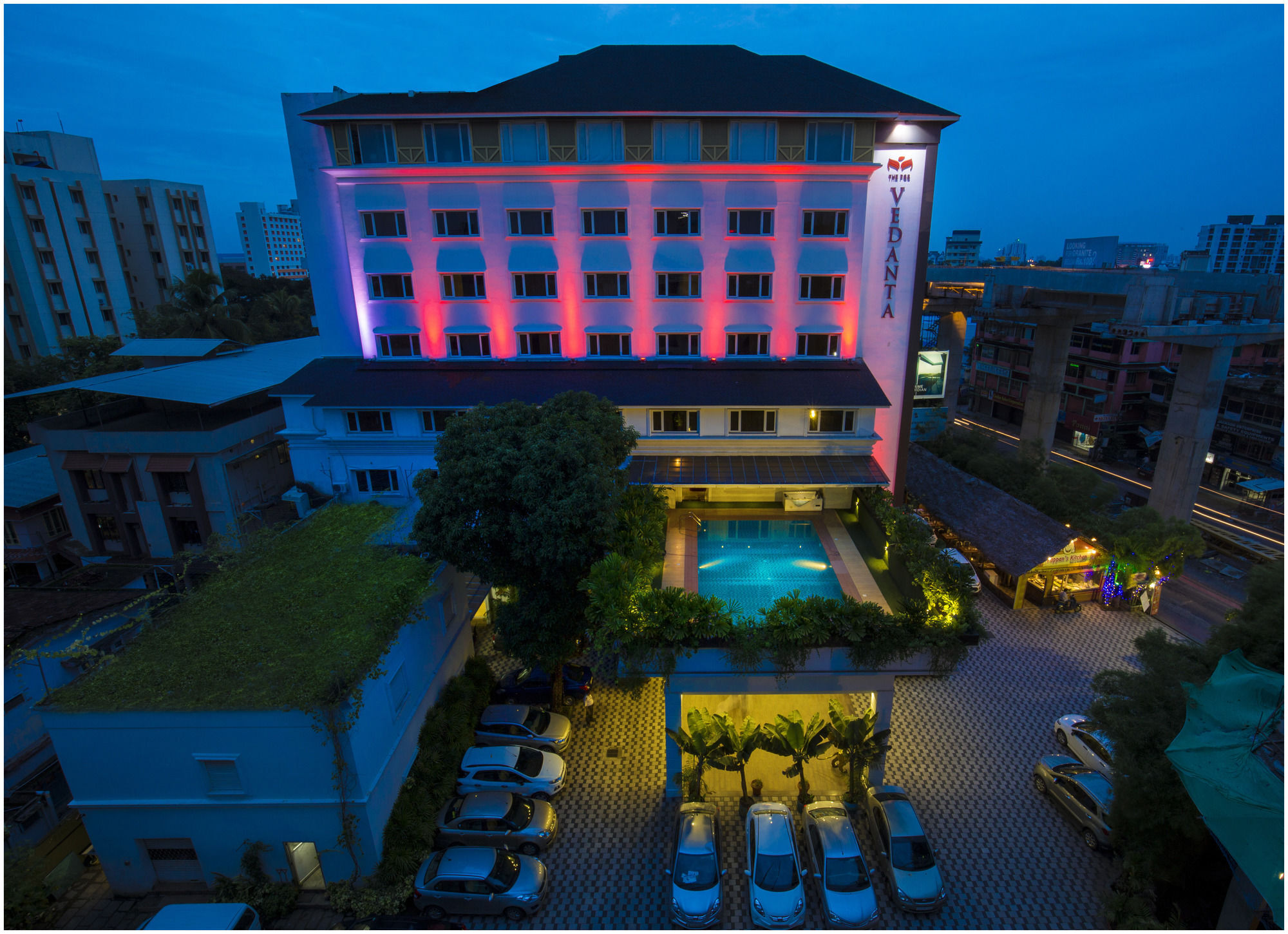The Pgs Vedanta Hotel Kochi Екстериор снимка
